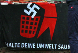Beschlagnahme von Anti-Nazi-Plakaten