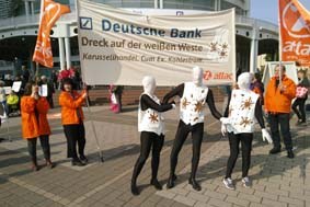 Deutsche Bank: Attac fordert Rückzahlung der Cum-Ex-Milliarden.