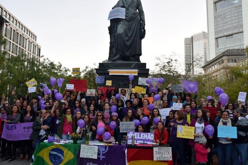 Frauen gemeinsam gegen Bolsonaro